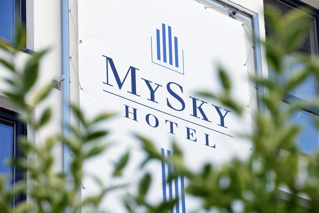Mysky Hotel Пулхайм Екстериор снимка